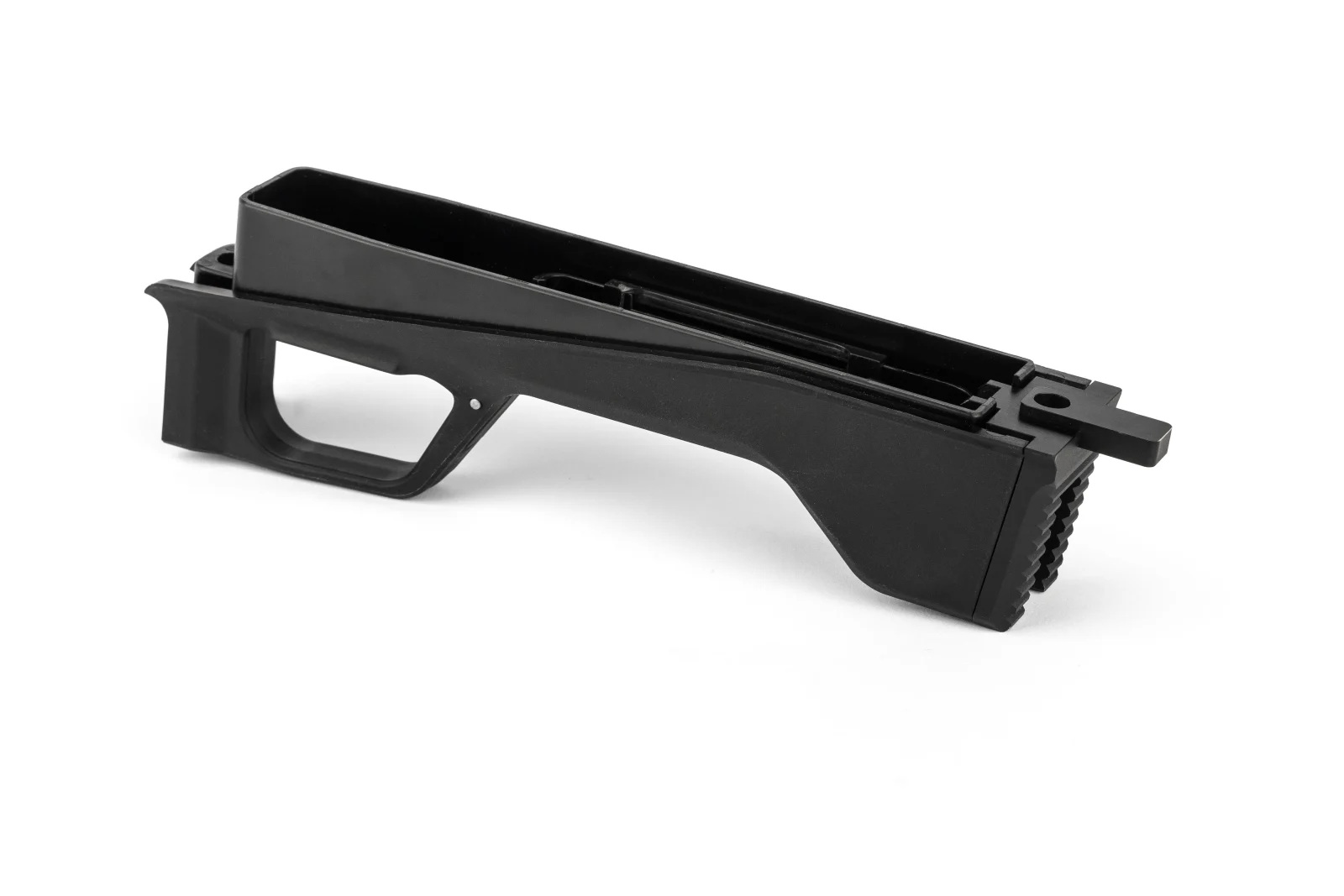 Magazine well for T3x metal magazine for ACE